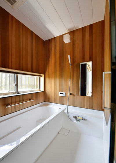 コンテンポラリー 浴室 by 株式会社　H建築スタジオ
