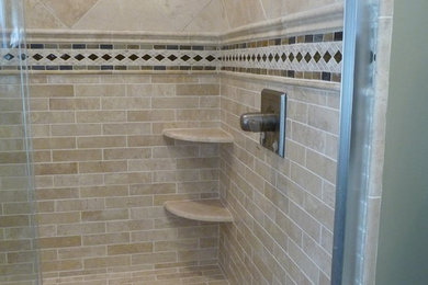 オマハにあるおしゃれな浴室の写真