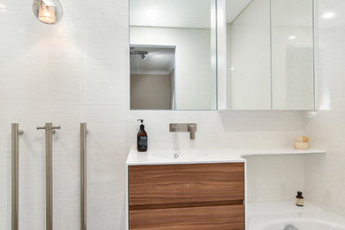 L-shaped bathroom with clever re-design