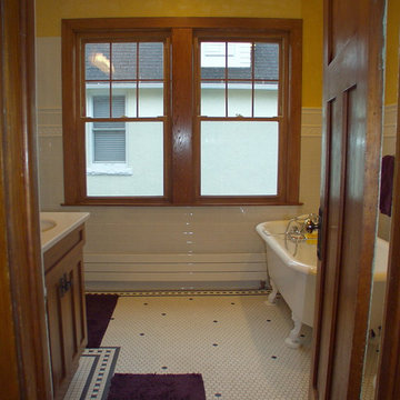LaGrange Craftsman Bathroom