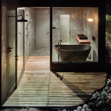 Landscape off indoor-outdoor bath