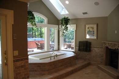 Photo of a traditional bathroom in New York.