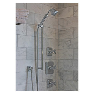 Large Traditional Master Bathroom in Chicago's Uptown - Traditional ...