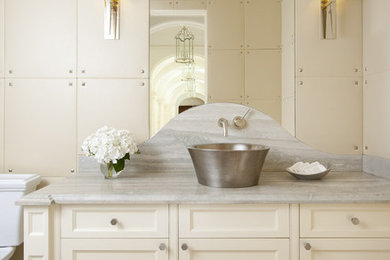 Inspiration for a timeless bathroom remodel in Dallas with a vessel sink