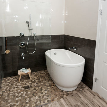 Laurel Master Bath Japanese Soaking Tub