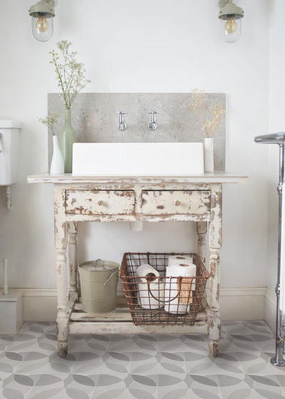 Shabby-chic Style Bathroom by Lindsey Lang Design Ltd