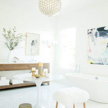 Light and airy master bath