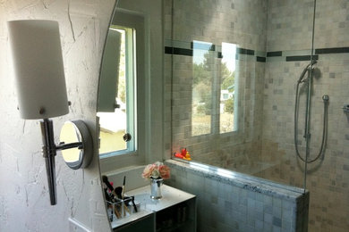 Example of a minimalist bathroom design in Albuquerque