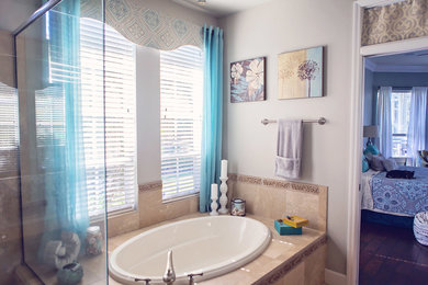 Inspiration for a transitional bathroom remodel in Tampa