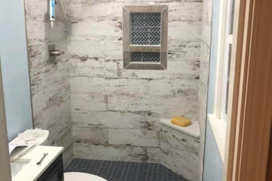 Minimalist bathroom photo in Cincinnati