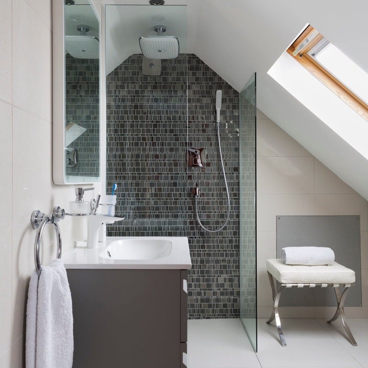 Narrow Ensuite Photos & Ideas Houzz