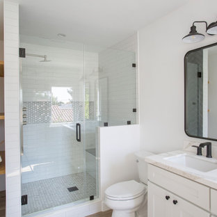 75+ Badezimmer mit braunen Fliesen und Metrofliesen Ideen & Bilder