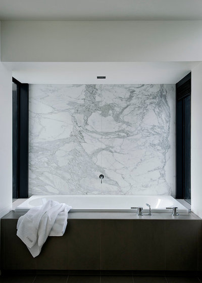 コンテンポラリー 浴室 by Daniel Marshall Architect