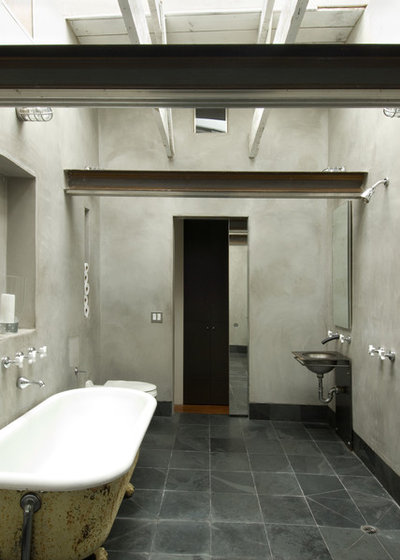 Rustic Bathroom by John Lum Architecture, Inc. AIA
