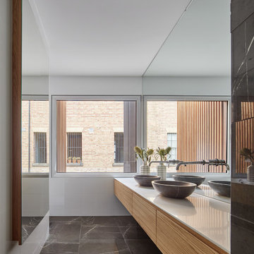 Luxe Urban Residence - Family Bathroom