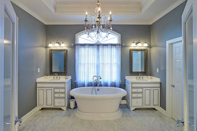 Example of a classic bathroom design in Philadelphia