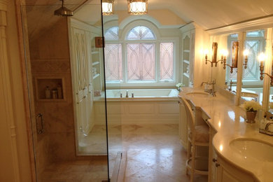 Inspiration for a timeless bathroom remodel in Toronto