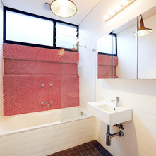 Contemporary Bathroom by Mackenzie Pronk Architects