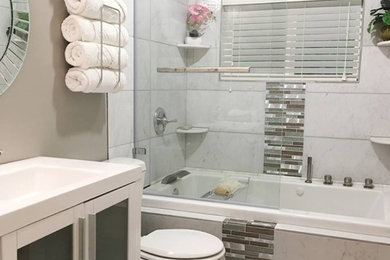Ejemplo de cuarto de baño clásico renovado de tamaño medio