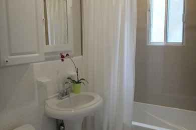 Example of a bathroom design in Montreal