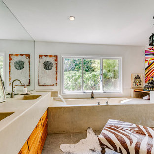 75+ Bäder mit Lamellenschränken und Beton-Waschbecken/Waschtisch Ideen