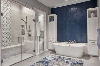 Bathroom - mid-sized transitional master bathroom idea in Dallas