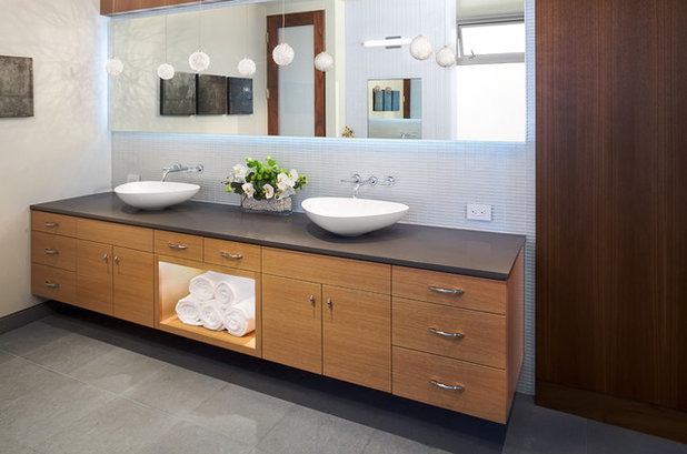 Modern Bathroom by Michael Lee Architects