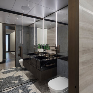 75+ Badezimmer mit Spiegelfliesen und Mosaik-Bodenfliesen Ideen