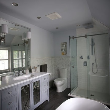 Marble deluxe guest bathroom in Mount Royal