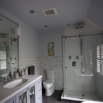 Marble deluxe guest bathroom in Mount Royal