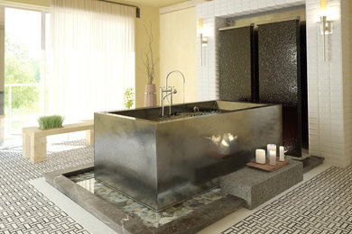 Imagen de cuarto de baño mediterráneo con bañera japonesa y paredes beige