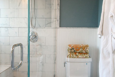 シアトルにある中くらいなトラディショナルスタイルのおしゃれな浴室の写真