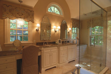 Inspiration for a classic bathroom in Milwaukee.