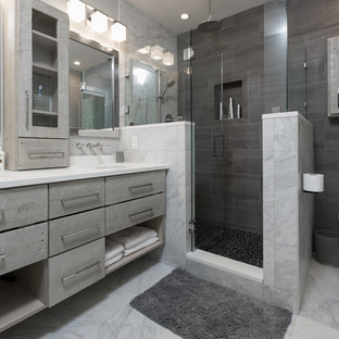 75+ Bäder mit farbigen Fliesen und Kiesel-Bodenfliesen Ideen & Bilder