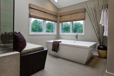 Inspiration for a contemporary bathroom remodel in Chicago