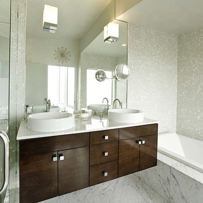 Example of a trendy marble floor bathroom design in San Francisco with a vessel sink