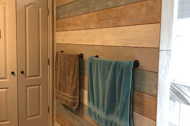 Inspiration for a rustic bathroom remodel in Austin