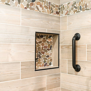 Master Bathroom - Accessible Tub in Shower