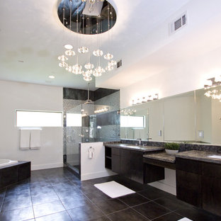 Modernes Badezimmer mit Unterbauwaschbecken in Houston