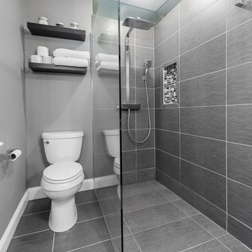 75 Small Walk In Shower Ideas You Ll Love June 2022 Houzz - Small Bathroom Layouts With Walk In Shower And
