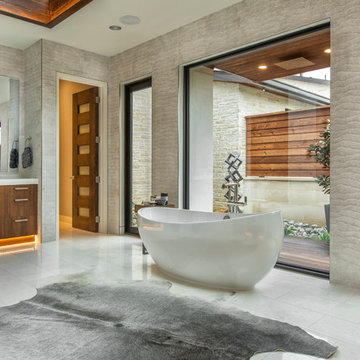 Master Bathroom in Contemporary Home for Entertaining