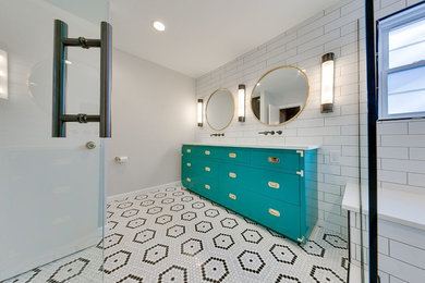 オクラホマシティにあるコンテンポラリースタイルのおしゃれな浴室の写真