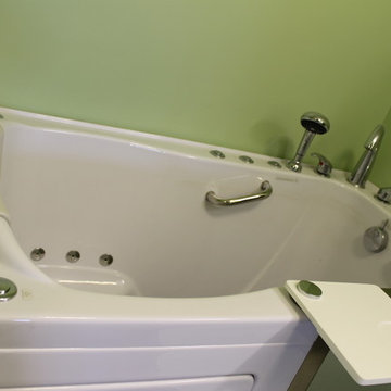 Master Bathroom Renovation – Lakeview