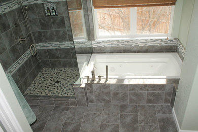 デンバーにあるトラディショナルスタイルのおしゃれな浴室の写真
