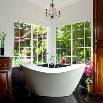 Trendy freestanding bathtub photo in Atlanta