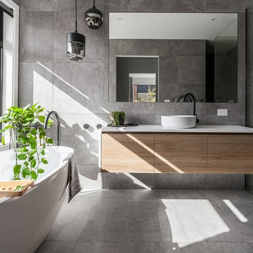 Master ensuite - dark & moody scheme