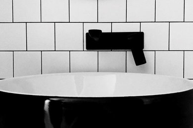 シドニーにあるインダストリアルスタイルのおしゃれな浴室の写真