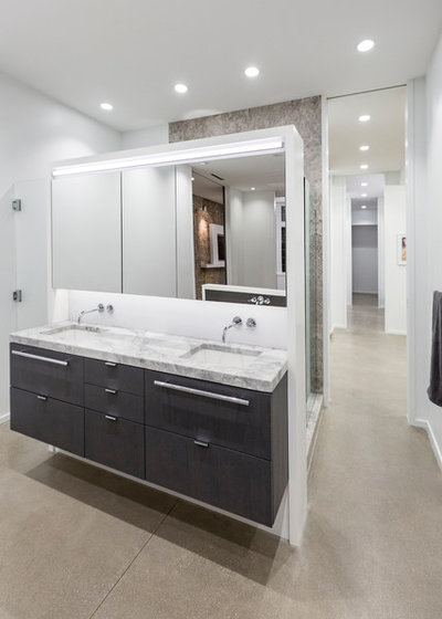 Industrial Bathroom by Ryan Duebber Architect, LLC