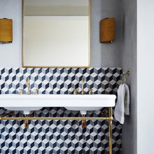 Nytt och spännande badrum med geometriskt kakel