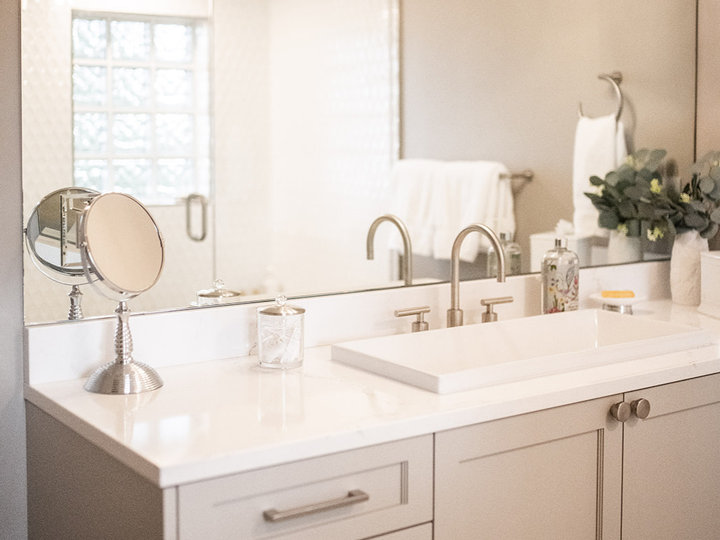 3/4 Bath - Contemporary Bathroom